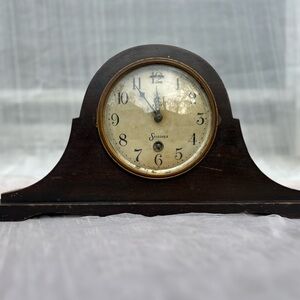 SESSIONS Dark Brown Mantel Clock